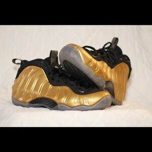 Nike Air Foamposite One Metallic Gold